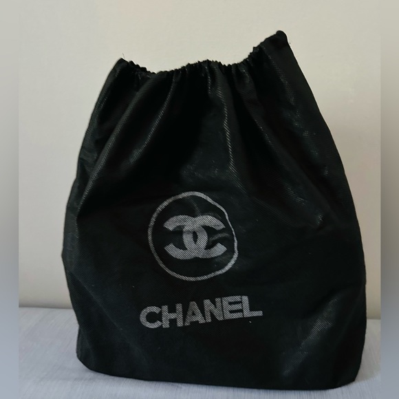 Elegant bag is made of a very good material. - Picture 5 of 5